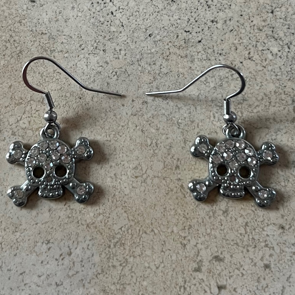 Sparkling Skull and Crossbones vintage Earrings